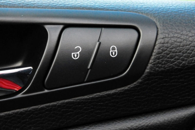 DLAM11  -  Lock Buttons PASSAT - 8 Graphics